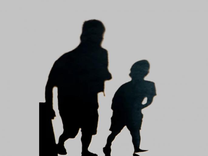 Police call directly to Bihar for missing child in Chhatrapati Sambhajinagar | छत्रपती संभाजीनगरात हरवलेल्या मुलासाठी पोलिसांचा थेट बिहारमध्ये फोन, पालकांची झाली भेट Police call directly to Bihar for missing child in Chhatrapati Sambhajinagar | छत्रपती संभाजीनगरात हरवलेल्या मुलासाठी पोलिसांचा थेट बिहारमध्ये फोन, पालकांची झाली भेट