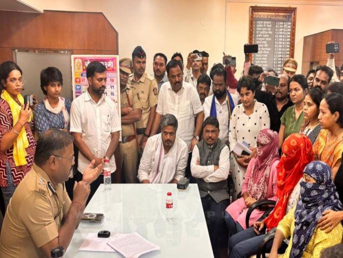 Cases have been registered against 8 people, including the 3 girls who demanded a case be filed against the police | पोलिसांवर गुन्हा दाखल करण्याची मागणी करणाऱ्या 'त्या' ३ मुलींसह ८ जणांवर गुन्हे दाखल 
