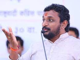 Agitation of Brahmin Federation in front of NCP office against amol Mitkari in Pune A struggle between the two doers | पुण्यात मिटकरींच्या विरोधात राष्ट्रवादीच्या कार्यालयासमोर ब्राम्हण महासंघाचे आंदोलन; दोन्ही कर्त्याकर्त्यांमध्ये झटापट Agitation of Brahmin Federation in front of NCP office against amol Mitkari in Pune A struggle between the two doers | पुण्यात मिटकरींच्या विरोधात राष्ट्रवादीच्या कार्यालयासमोर ब्राम्हण महासंघाचे आंदोलन; दोन्ही कर्त्याकर्त्यांमध्ये झटापट