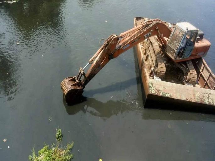 Mumbai Police registers first FIR in Mithi River Desilting Scam | मिठी स्वच्छताप्रकरणी मुंबई पोलिसांची छापेमारी; गाळ काढल्याची खोटी माहिती देऊन लाटले ५५ कोटी Mumbai Police registers first FIR in Mithi River Desilting Scam | मिठी स्वच्छताप्रकरणी मुंबई पोलिसांची छापेमारी; गाळ काढल्याची खोटी माहिती देऊन लाटले ५५ कोटी