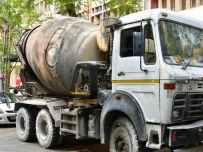 Police curb speeding of dumper-highway, cement mixer trucks in Pimpri-Chinchwad | पिंपरी-चिंचवडमधील डंपर-हायवा, सिमेंट मिक्सर ट्रकच्या बेफाम वेगावर पोलिसांचा अंकुश