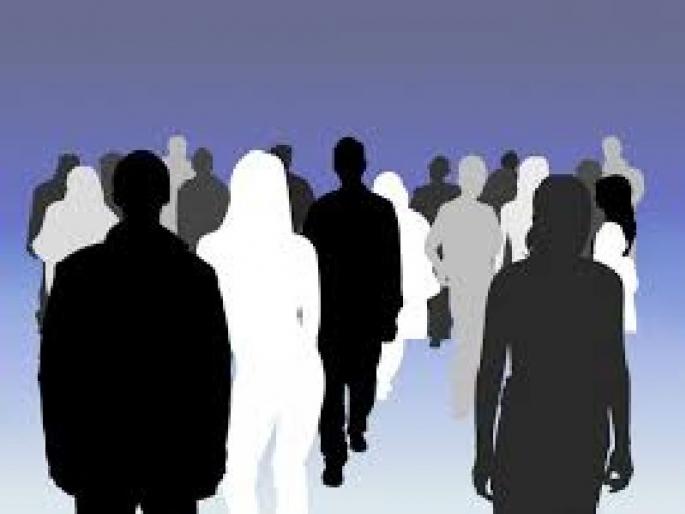 youth from village head to cities in searching of employment | शेतीत उत्पन्न नाही, गावात रोजगार नाही; शेतकऱ्यांच्या मुलांची शहराकडे धाव youth from village head to cities in searching of employment | शेतीत उत्पन्न नाही, गावात रोजगार नाही; शेतकऱ्यांच्या मुलांची शहराकडे धाव