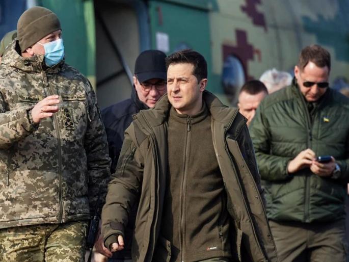 Russian media claim that Ukrainian President Volodymyr Zelensky has left Ukraine | Russia Ukraine War: राष्ट्राध्यक्ष वोलोदिमीर जेलेन्स्की यांनी युक्रेन सोडलं; रशियन मीडियाचा खळबळजनक दावा Russian media claim that Ukrainian President Volodymyr Zelensky has left Ukraine | Russia Ukraine War: राष्ट्राध्यक्ष वोलोदिमीर जेलेन्स्की यांनी युक्रेन सोडलं; रशियन मीडियाचा खळबळजनक दावा