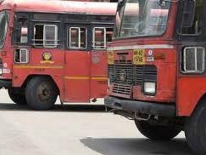 Support for private vehicles to commuters due to strike of ST employees | एसटी कर्मचाऱ्यांच्या संपामुळे प्रवाशांना खासगी वाहनांचा आधार