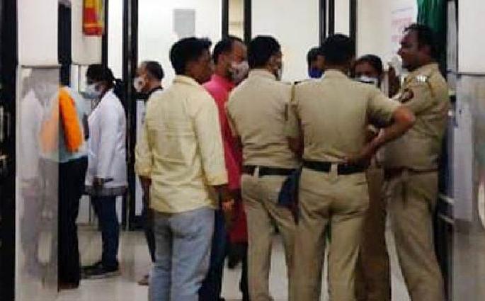 Death of a newborn due to negligence of a doctor in gondia | डॉक्टरांच्या निष्काळजीपणामुळे नवजात शिशूचा मृत्यू, वेळेत सिझर न केल्याचा परिणाम Death of a newborn due to negligence of a doctor in gondia | डॉक्टरांच्या निष्काळजीपणामुळे नवजात शिशूचा मृत्यू, वेळेत सिझर न केल्याचा परिणाम