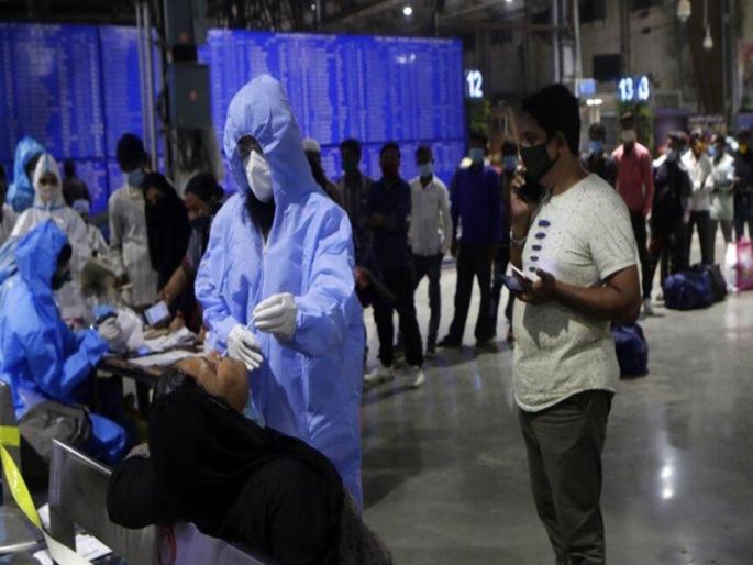 Coronavirus In Mumbai: Confusion in the number of active corona patients in Mumbai; Nearly four thousand patients showed less | Coronavirus In Mumbai: मुंबईतील सक्रिय रुग्णांच्या आकड्यात घोळ; जवळपास चार हजार रुग्ण दाखवले कमी Coronavirus In Mumbai: Confusion in the number of active corona patients in Mumbai; Nearly four thousand patients showed less | Coronavirus In Mumbai: मुंबईतील सक्रिय रुग्णांच्या आकड्यात घोळ; जवळपास चार हजार रुग्ण दाखवले कमी