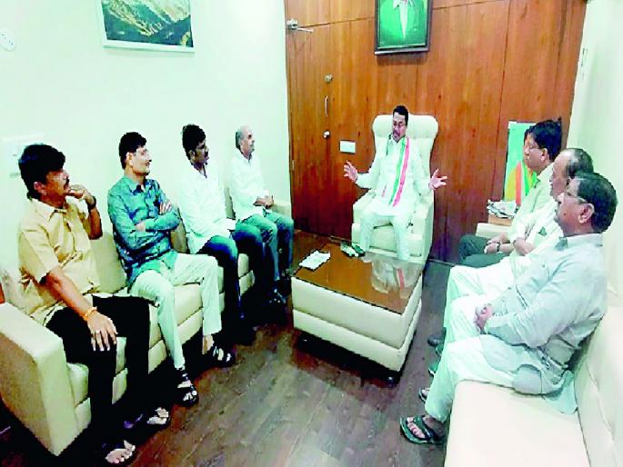 Dissatisfied leaders meet Congress state president Nana Patole; Urge to hold organizational elections | असंतुष्ट नाना पटोलेंच्या भेटीला; संघटनात्मक निवडणुका घेण्याचा आग्रह Dissatisfied leaders meet Congress state president Nana Patole; Urge to hold organizational elections | असंतुष्ट नाना पटोलेंच्या भेटीला; संघटनात्मक निवडणुका घेण्याचा आग्रह