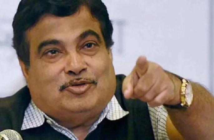 nitin gadkari reaction on vijay wadettiwars video | वडेट्टीवारांनी बेजबाबदार आणि खोडसाळ राजकारण  करू नये; नितीन गडकरींचा जबर टोला