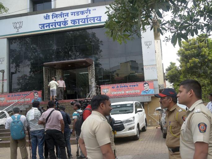 Two mobile phones seized from Jayesh who threatened Nitin Gadkari | नितीन गडकरींना धमकी देणाऱ्या जयेशकडून दोन मोबाईल जप्त Two mobile phones seized from Jayesh who threatened Nitin Gadkari | नितीन गडकरींना धमकी देणाऱ्या जयेशकडून दोन मोबाईल जप्त