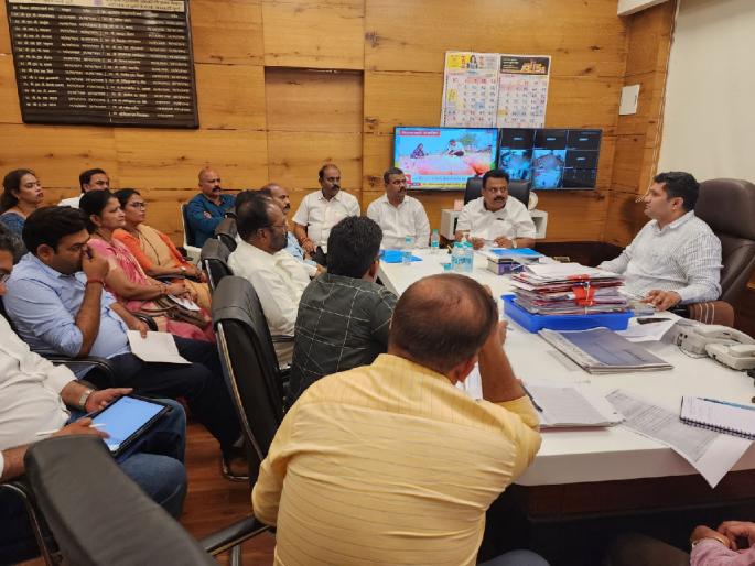 Eliminate the bottlenecks that cause traffic congestion in Dindoshi Shiv Sena's demand to the municipal administration | दिंडोशीतील वाहतूक कोंडीवर अडथळा ठरणारे बॉटलनेक दूर करा; शिवसेनेची पालिका प्रशासनाकडे मागणी Eliminate the bottlenecks that cause traffic congestion in Dindoshi Shiv Sena's demand to the municipal administration | दिंडोशीतील वाहतूक कोंडीवर अडथळा ठरणारे बॉटलनेक दूर करा; शिवसेनेची पालिका प्रशासनाकडे मागणी