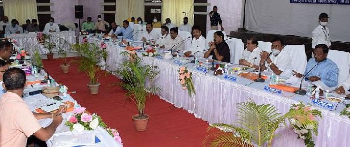 Scheduled Tribes Welfare Committee angry on zp bhandara over various issue | म्हणून अनुसूचित जमाती कल्याण समितीने जिल्हा परिषदेला फटकारले Scheduled Tribes Welfare Committee angry on zp bhandara over various issue | म्हणून अनुसूचित जमाती कल्याण समितीने जिल्हा परिषदेला फटकारले