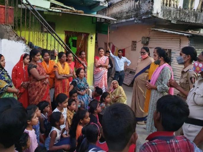 Police Didi interaction with young girls in nagpur about safety | पोलीस ‘दीदीं’कडून गुड टच, बॅड टचचे धडे