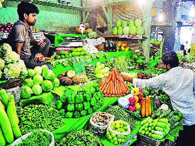 Inflation is falling due to rains in mumbai market | पावसामुळे भाजीपाल्याला बसतेय महागाईची फोडणी Inflation is falling due to rains in mumbai market | पावसामुळे भाजीपाल्याला बसतेय महागाईची फोडणी