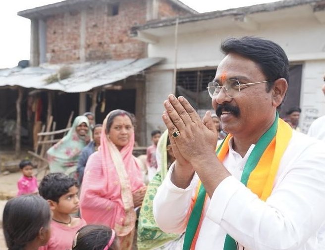 Sunil Mende's sattva pariksam before the new candidate of Congress | काँग्रेसच्या नवख्या उमेदवारापुढे सुनील मेंढे यांची सत्त्वपरीक्षाच Sunil Mende's sattva pariksam before the new candidate of Congress | काँग्रेसच्या नवख्या उमेदवारापुढे सुनील मेंढे यांची सत्त्वपरीक्षाच