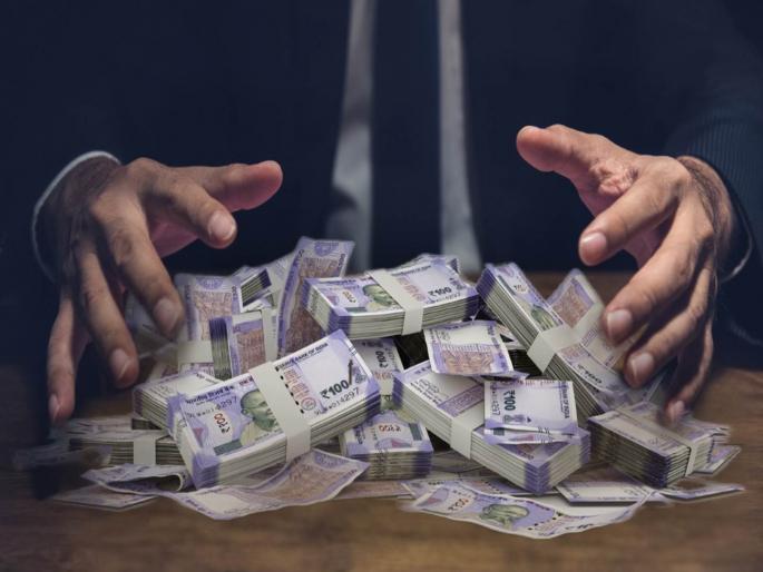 in mumbai frequent cases of cheating by making video calls of in police uniform crime of money laundring revealed | ऑनलाइन लुटीसाठी ‘खाकी’चा वापर; एक लाख लंपास : सायबर ठगांची नवी युक्ती उघड in mumbai frequent cases of cheating by making video calls of in police uniform crime of money laundring revealed | ऑनलाइन लुटीसाठी ‘खाकी’चा वापर; एक लाख लंपास : सायबर ठगांची नवी युक्ती उघड