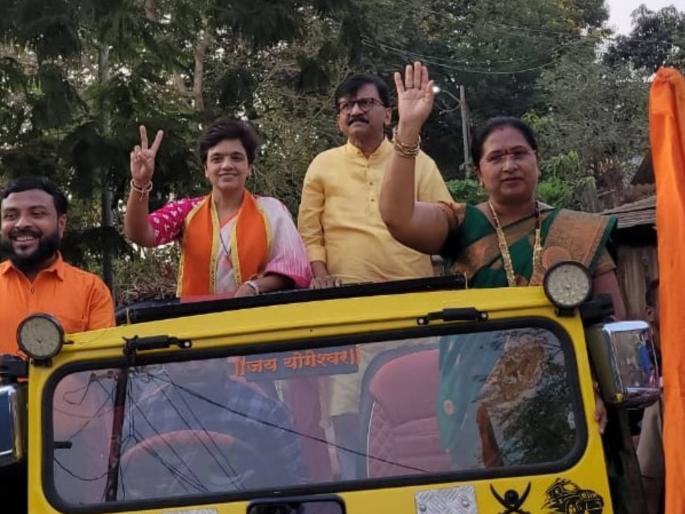 lok sabha election 2024 Sulabha Gaikwad attended the campaign of Thackeray group candidate Vaishali Darekar | भाजपा आमदाराच्या पत्नी ठाकरे गटाच्या प्रचारात! कल्याणमध्ये सुलभा गायकवाडांचा दरेकरांच्या प्रचारात सहभाग lok sabha election 2024 Sulabha Gaikwad attended the campaign of Thackeray group candidate Vaishali Darekar | भाजपा आमदाराच्या पत्नी ठाकरे गटाच्या प्रचारात! कल्याणमध्ये सुलभा गायकवाडांचा दरेकरांच्या प्रचारात सहभाग