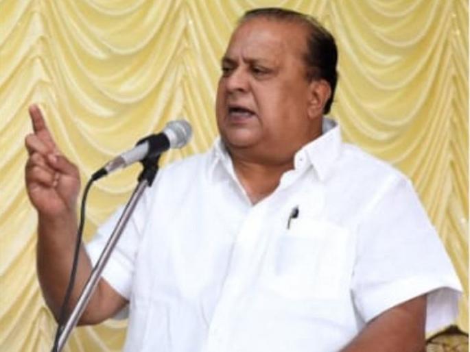 Income tax raids at former minister Hasan Mushrif's residence; Action in seven places | माजी मंत्री हसन मुश्रीफ यांच्या निवासस्थानी आयकरचे छापे; सात ठिकाणी कारवाई Income tax raids at former minister Hasan Mushrif's residence; Action in seven places | माजी मंत्री हसन मुश्रीफ यांच्या निवासस्थानी आयकरचे छापे; सात ठिकाणी कारवाई