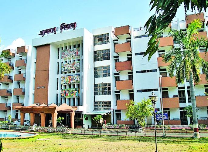 Opposition to 'Corona' dissociation cell in MLA | आमदार निवासातील 'कोरोना' विलगीकरण कक्षाला विरोध Opposition to 'Corona' dissociation cell in MLA | आमदार निवासातील 'कोरोना' विलगीकरण कक्षाला विरोध