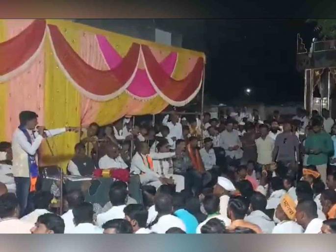 Maharashtra Assembly Election 2024 Gangapur MLA Prashant Bamb meeting has once again become chaotic | "मरेपर्यंत पस्तावशील"; आश्वासनांवरुन प्रश्न विचारताच प्रशांत बंब यांची तरुणांना धमकी Maharashtra Assembly Election 2024 Gangapur MLA Prashant Bamb meeting has once again become chaotic | "मरेपर्यंत पस्तावशील"; आश्वासनांवरुन प्रश्न विचारताच प्रशांत बंब यांची तरुणांना धमकी