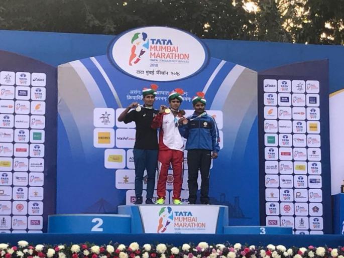 'Jai Maharashtra' slogan in Half Marathon; Men in Kolhapur Deepak Kumbhar created challenge after Army | अर्ध मॅरेथॉनमध्ये ‘जय महाराष्ट्र’चा नारा, पुरुषांमध्ये कोल्हापूरच्या दीपक कुंभारने सेनादलापुढे निर्माण केले आव्हान  'Jai Maharashtra' slogan in Half Marathon; Men in Kolhapur Deepak Kumbhar created challenge after Army | अर्ध मॅरेथॉनमध्ये ‘जय महाराष्ट्र’चा नारा, पुरुषांमध्ये कोल्हापूरच्या दीपक कुंभारने सेनादलापुढे निर्माण केले आव्हान