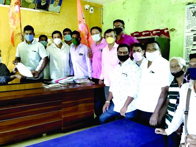 Statement of signatures for Maratha reservation | मराठा आरक्षणासाठी सह्यांचे निवेदन