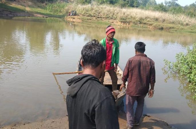 One dies after boat capsizes in chumbli river | चुंबली नदीत नाव उलटून एकाचा मृत्यू, देवरी तालुक्यातील घटना One dies after boat capsizes in chumbli river | चुंबली नदीत नाव उलटून एकाचा मृत्यू, देवरी तालुक्यातील घटना