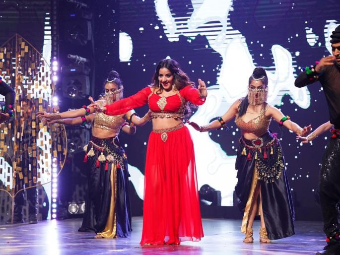 A blast of entertainment in 'Dangal Naya Saal Dhamaal', Monalisa's powerful dance performance | 'दंगल नया साल धमाल'मध्ये मनोरंजनाचा धमाका, मोनालिसाचा दमदार डान्स परफॉर्मन्स A blast of entertainment in 'Dangal Naya Saal Dhamaal', Monalisa's powerful dance performance | 'दंगल नया साल धमाल'मध्ये मनोरंजनाचा धमाका, मोनालिसाचा दमदार डान्स परफॉर्मन्स