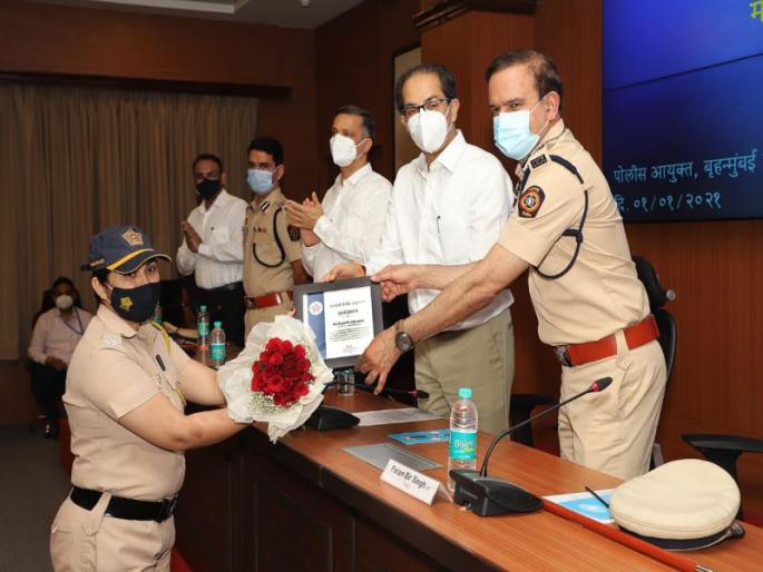 The Chief Minister praised the police in the state | मुख्यमंत्र्यांनी केले राज्यातील पोलिसांचे कौतुक The Chief Minister praised the police in the state | मुख्यमंत्र्यांनी केले राज्यातील पोलिसांचे कौतुक