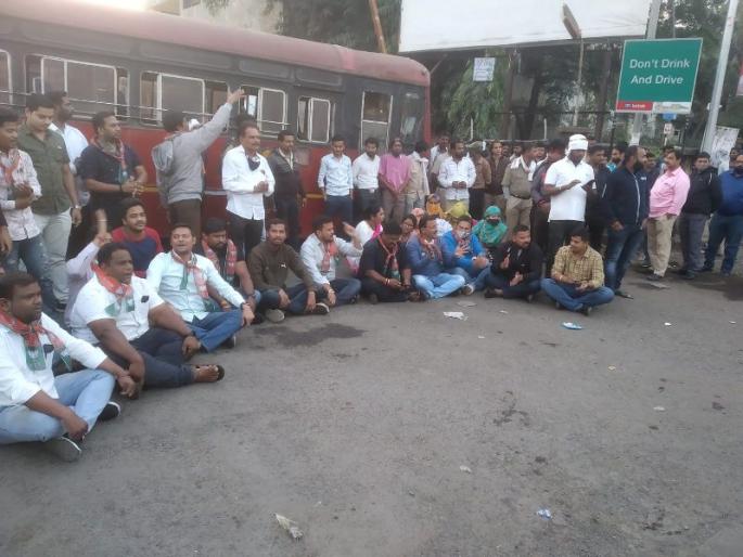 ST bus employees strike started early morning today at nagpur bus stand | एसटी कर्मचाऱ्यांचे आंदोलन सुरुच, बस सेवा ठप्प; प्रवाशांचे हाल ST bus employees strike started early morning today at nagpur bus stand | एसटी कर्मचाऱ्यांचे आंदोलन सुरुच, बस सेवा ठप्प; प्रवाशांचे हाल