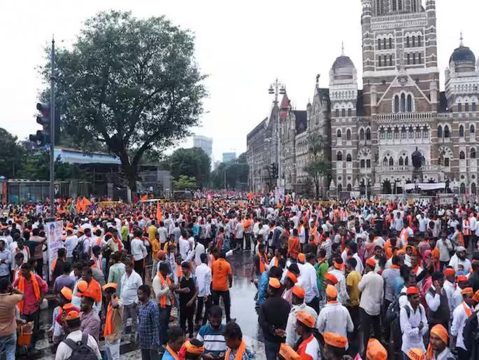During the protest, rain came to the aid of the police... | आंदोलनादरम्यान, पोलिसांच्या मदतीला पाऊस आला धावून... During the protest, rain came to the aid of the police... | आंदोलनादरम्यान, पोलिसांच्या मदतीला पाऊस आला धावून...