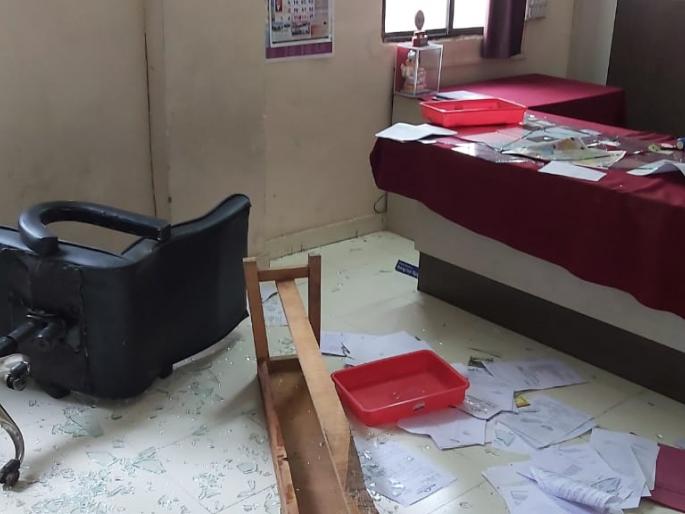 Rajgurunagar to MNS again; MSEDCL office blown up due to increased electricity bills by MNS in Rajgurunagar | राजगुरूनगरला मनसेचे 'खळ्ळखट्याक'; वाढीव वीजबिलांवरून महावितरणचे कार्यालय फोडले Rajgurunagar to MNS again; MSEDCL office blown up due to increased electricity bills by MNS in Rajgurunagar | राजगुरूनगरला मनसेचे 'खळ्ळखट्याक'; वाढीव वीजबिलांवरून महावितरणचे कार्यालय फोडले