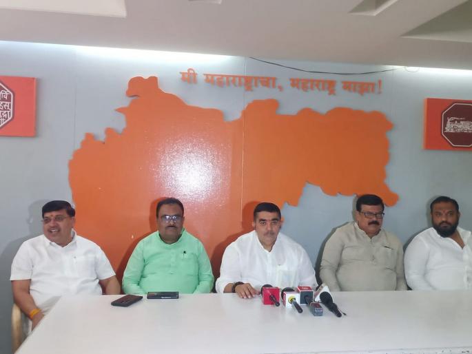 MNS takes up the issue of Godavari pollution, will protest in the riverbed on April 9 | मनसेने हाती घेतला गोदावरी प्रदुषणाचा मुद्दा, ९ एप्रिलला नदीपात्रात उतरून आंदोलन करणार MNS takes up the issue of Godavari pollution, will protest in the riverbed on April 9 | मनसेने हाती घेतला गोदावरी प्रदुषणाचा मुद्दा, ९ एप्रिलला नदीपात्रात उतरून आंदोलन करणार