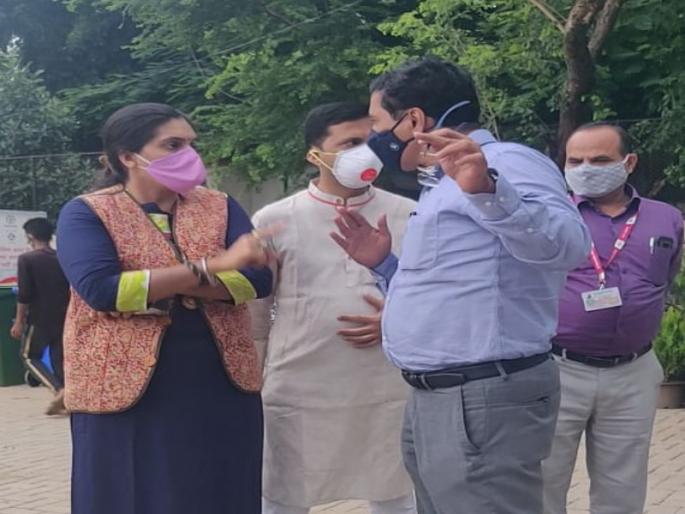 Improve condition in ‘Jumbo Covid Care’; Patient in a state of panic: MNS aggressive in Pune | 'जम्बो कोविड केअर'मधील अवस्था सुधारा; रुग्ण घाबरलेल्या अवस्थेत : पुण्यात मनसे आक्रमक Improve condition in ‘Jumbo Covid Care’; Patient in a state of panic: MNS aggressive in Pune | 'जम्बो कोविड केअर'मधील अवस्था सुधारा; रुग्ण घाबरलेल्या अवस्थेत : पुण्यात मनसे आक्रमक