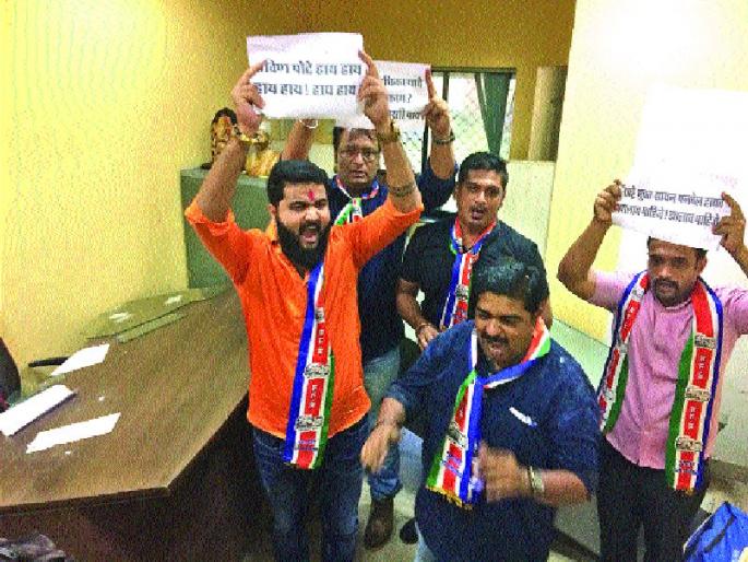 PWD office officials | पीडब्ल्यूडीच्या कार्यालयात खळ्ळ खट्याक