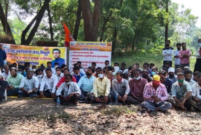 Make sand available to the people of the district at very low rates! | जिल्ह्यातील जनतेला अत्यल्प दरात वाळू उपलब्ध करून द्या ! Make sand available to the people of the district at very low rates! | जिल्ह्यातील जनतेला अत्यल्प दरात वाळू उपलब्ध करून द्या !