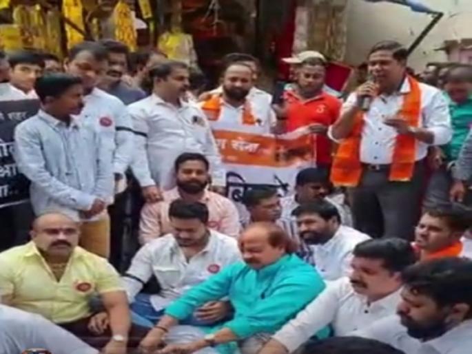 Temples should be open; MNS agitation in Pune, gave 8 days ultimatum to the government | मंदिरं खुली झालीचं पाहिजेत; पुण्यात मनसेचं आंदोलन, सरकारला दिला ८ दिवसांचा अल्टिमेटम Temples should be open; MNS agitation in Pune, gave 8 days ultimatum to the government | मंदिरं खुली झालीचं पाहिजेत; पुण्यात मनसेचं आंदोलन, सरकारला दिला ८ दिवसांचा अल्टिमेटम