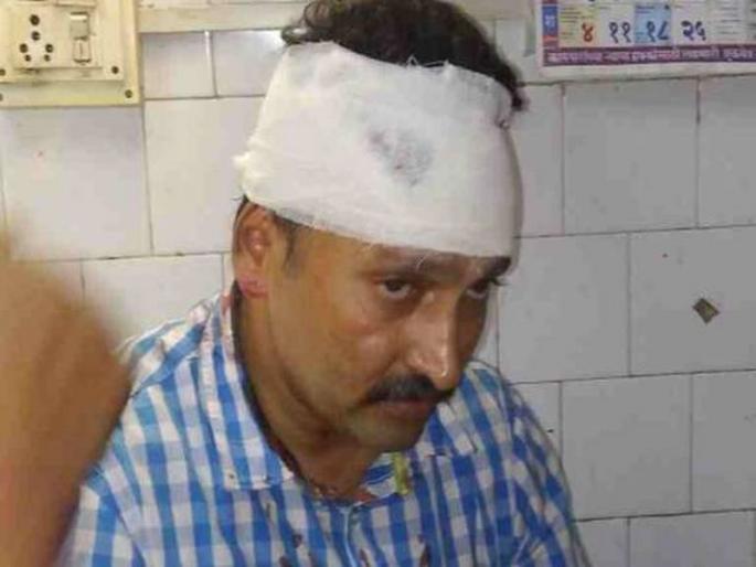hawkers attack on mns leader at vikhroli | विक्रोळीत फेरीवाल्यांचा मनसे पदाधिकाऱ्यांवर हल्ला, राज ठाकरेंनी बोलावली विभाग अध्यक्षांची तातडीची बैठक hawkers attack on mns leader at vikhroli | विक्रोळीत फेरीवाल्यांचा मनसे पदाधिकाऱ्यांवर हल्ला, राज ठाकरेंनी बोलावली विभाग अध्यक्षांची तातडीची बैठक