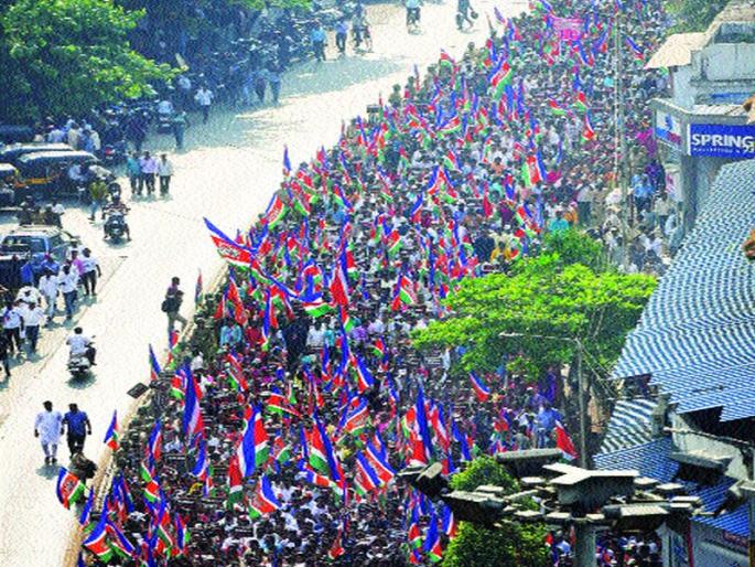 MNS hits district collector's office; Declaration against the coalition government | जिल्हाधिकारी कार्यालयावर मनसेची धडक; युती सरकारविरोधात घोषणाबाजी MNS hits district collector's office; Declaration against the coalition government | जिल्हाधिकारी कार्यालयावर मनसेची धडक; युती सरकारविरोधात घोषणाबाजी