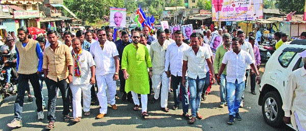  Protests in Pakistan's Magura Ridge - MNS Front: Request for Humiliation of Kulbhushan Jadhav Family, with Bheemiputra of Jawli Taluk | पाकिस्तानी मग्रुरीचा मेढ्यात निषेध -मनसेचा मोर्चा : जावळी तालुक्याचे भूमिपुत्र असणाऱ्या कुलभूषण जाधव कुटुंबीयांच्या अपमानप्रकरणी निवेदन