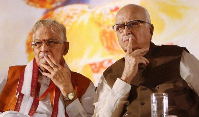 Advani, Joshi's address clear, not to become Father figure | ‘फादर फिगर’ ठरू नये म्हणून अडवाणी, जोशींचा पत्ता साफ Advani, Joshi's address clear, not to become Father figure | ‘फादर फिगर’ ठरू नये म्हणून अडवाणी, जोशींचा पत्ता साफ