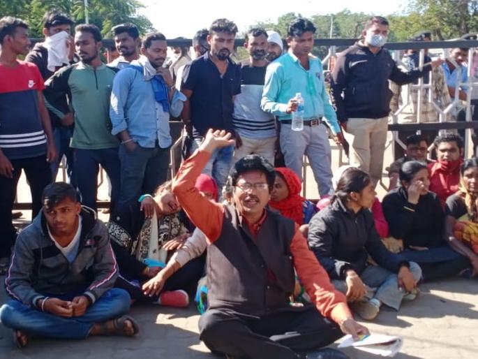 Worker killed in Loco train crash | लोको ट्रेनच्या धडकेत कामगाराचा मृत्यू Worker killed in Loco train crash | लोको ट्रेनच्या धडकेत कामगाराचा मृत्यू