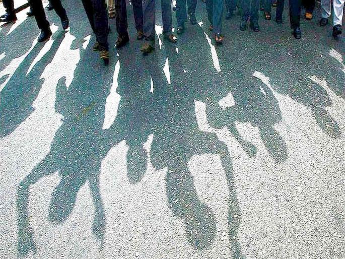 3 deaths in mob beating in 3 districts of the state | जमाव बिथरला अन् राज्यात तिघांचा जीव गेला; ३ जिल्ह्यातील धक्कादायक घटना 3 deaths in mob beating in 3 districts of the state | जमाव बिथरला अन् राज्यात तिघांचा जीव गेला; ३ जिल्ह्यातील धक्कादायक घटना