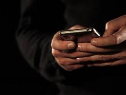 Mobile usage in HAL | एचएएलमध्ये सर्रास मोबाईलचा वापर