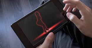 Stolen mobile photos from mobile phones stolen! | चोरीला गेलेल्या युवतीच्या मोबाइलवरून पाठविली अश्लील छायाचित्रे! Stolen mobile photos from mobile phones stolen! | चोरीला गेलेल्या युवतीच्या मोबाइलवरून पाठविली अश्लील छायाचित्रे!