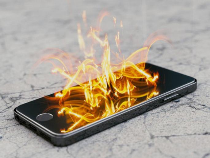 karur mother and two children died after a mobile in their house exploded | चार्जिंगदरम्यान मोबाइलचा स्फोट, आई अन् दोन मुलांचा दुर्दैवी मृत्यू karur mother and two children died after a mobile in their house exploded | चार्जिंगदरम्यान मोबाइलचा स्फोट, आई अन् दोन मुलांचा दुर्दैवी मृत्यू