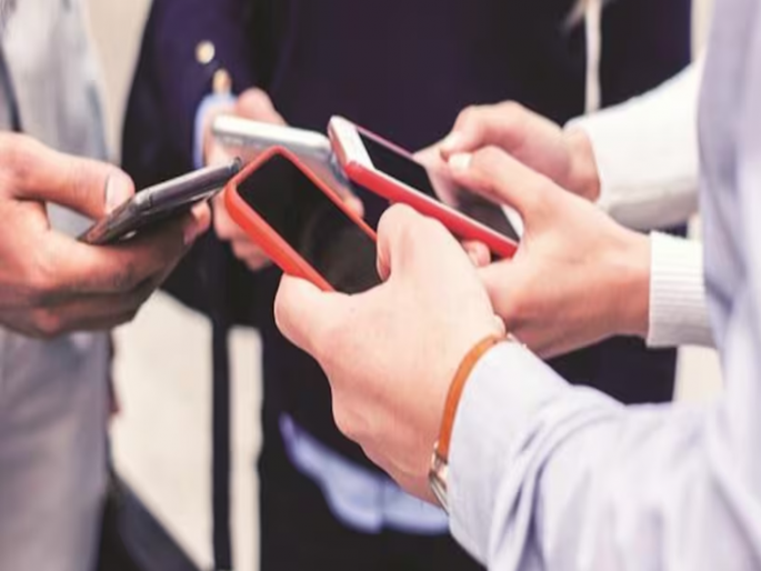 Mobile for 'talking'? - No, 'avoidance'! | मोबाइल 'बोलण्यासाठी' ? - नव्हे, 'टाळण्यासाठी'! Mobile for 'talking'? - No, 'avoidance'! | मोबाइल 'बोलण्यासाठी' ? - नव्हे, 'टाळण्यासाठी'!
