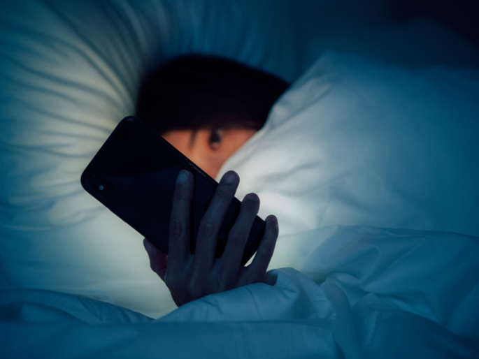 India ranks third in the world in screen time wasting. Should we waste precious time or invest it in the right places? | स्क्रीनवर वेळ वाया घालवण्यात भारत जगात तिसऱ्या स्थानी, अमूल्य वेळ वाया घालवावा की, योग्य ठिकाणी गुंतवावा? India ranks third in the world in screen time wasting. Should we waste precious time or invest it in the right places? | स्क्रीनवर वेळ वाया घालवण्यात भारत जगात तिसऱ्या स्थानी, अमूल्य वेळ वाया घालवावा की, योग्य ठिकाणी गुंतवावा?