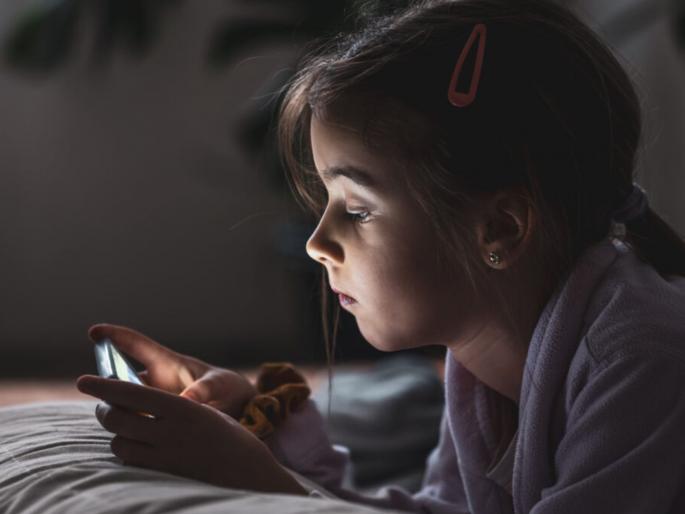 there are so many things you can do for your children as a parent to reduce mobile addiction in children | स्क्रीनच्या पलीकडची सुट्टी; पालक म्हणून मुलांसाठी तुम्ही इतक्या सगळ्या गोष्टी करू शकता there are so many things you can do for your children as a parent to reduce mobile addiction in children | स्क्रीनच्या पलीकडची सुट्टी; पालक म्हणून मुलांसाठी तुम्ही इतक्या सगळ्या गोष्टी करू शकता