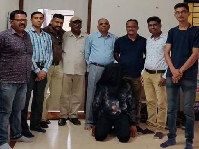 IMEI replacement for mobile accused | मोबाईलचा आयएमईआय बदलविणारा अटकेत IMEI replacement for mobile accused | मोबाईलचा आयएमईआय बदलविणारा अटकेत