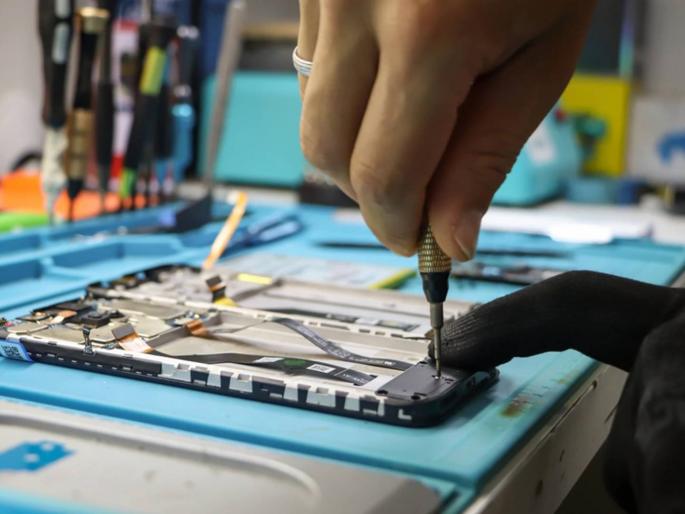 The hassle of repairing TVs, refrigerators and mobile phones is over; this government scheme will save people thousands of rupees | टीव्ही, रेफ्रिजरेटर आणि मोबाईल फोन दुरुस्त करण्याचा त्रास संपला; या सरकारी योजनेमुळे लोकांचे हजारो रुपये वाचणार The hassle of repairing TVs, refrigerators and mobile phones is over; this government scheme will save people thousands of rupees | टीव्ही, रेफ्रिजरेटर आणि मोबाईल फोन दुरुस्त करण्याचा त्रास संपला; या सरकारी योजनेमुळे लोकांचे हजारो रुपये वाचणार